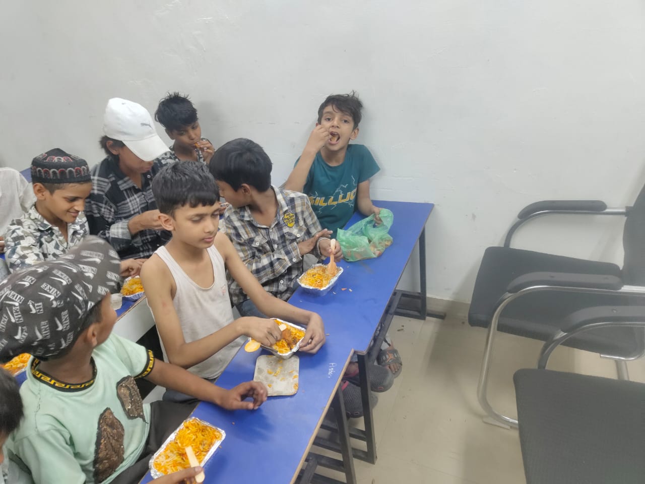 IFTAR_PARTY_AT_JJ_COLONY2